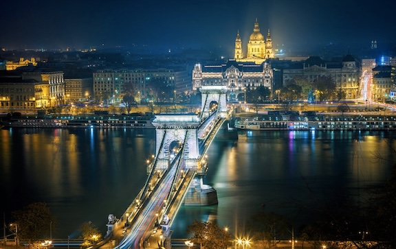 Chain Bridge via Buda Castle and Four Seasons
